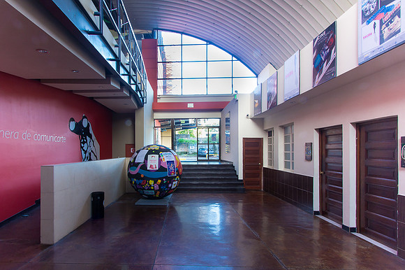 Escuela de Comunicación Mónica Herrera
